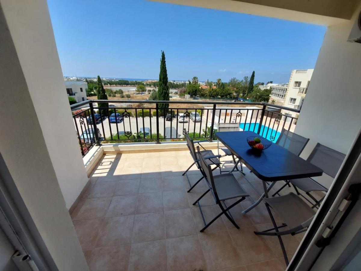 Stunning Views' Apartment With Pool Paphos Esterno foto
