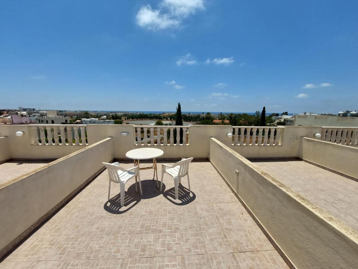 Stunning Views' Apartment With Pool Paphos Esterno foto